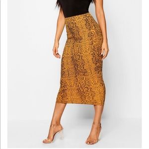 Boohoo Maxi Skirt (NWOT)